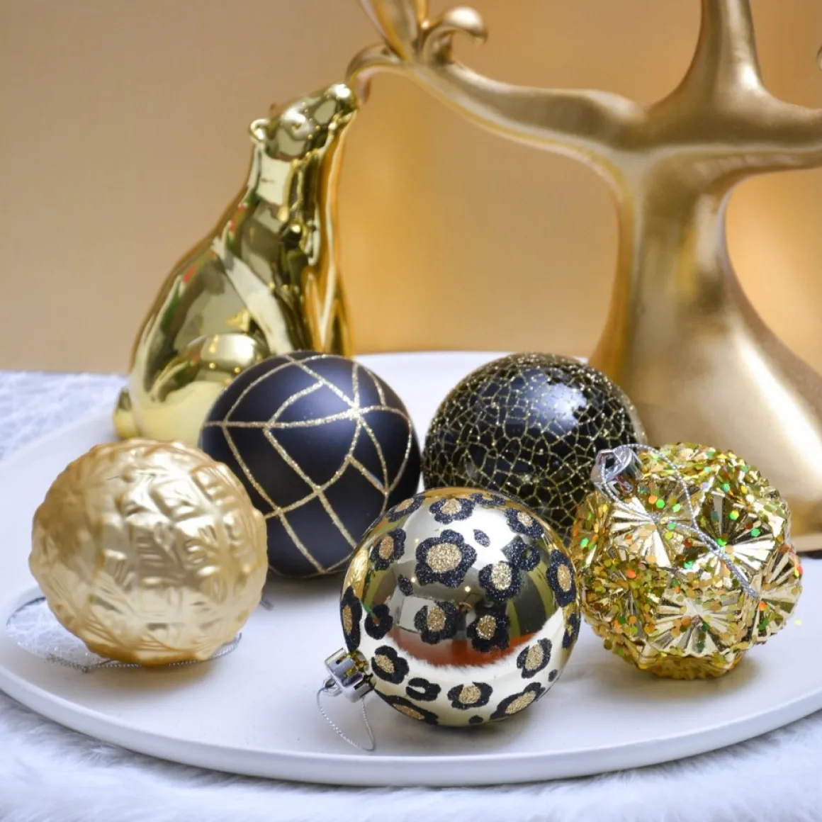JMP Prachtige Kerst® - Kerstballen - 16 Delige Set - Kerstversiering - Kerstboomdecoratie - Kerstornamenten Goud, Zwart, Luipaard New