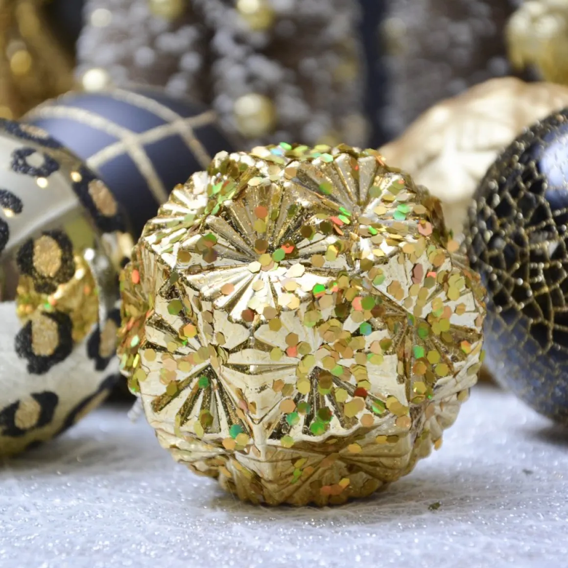 JMP Prachtige Kerst® - Kerstballen - 16 Delige Set - Kerstversiering - Kerstboomdecoratie - Kerstornamenten Goud, Zwart, Luipaard New