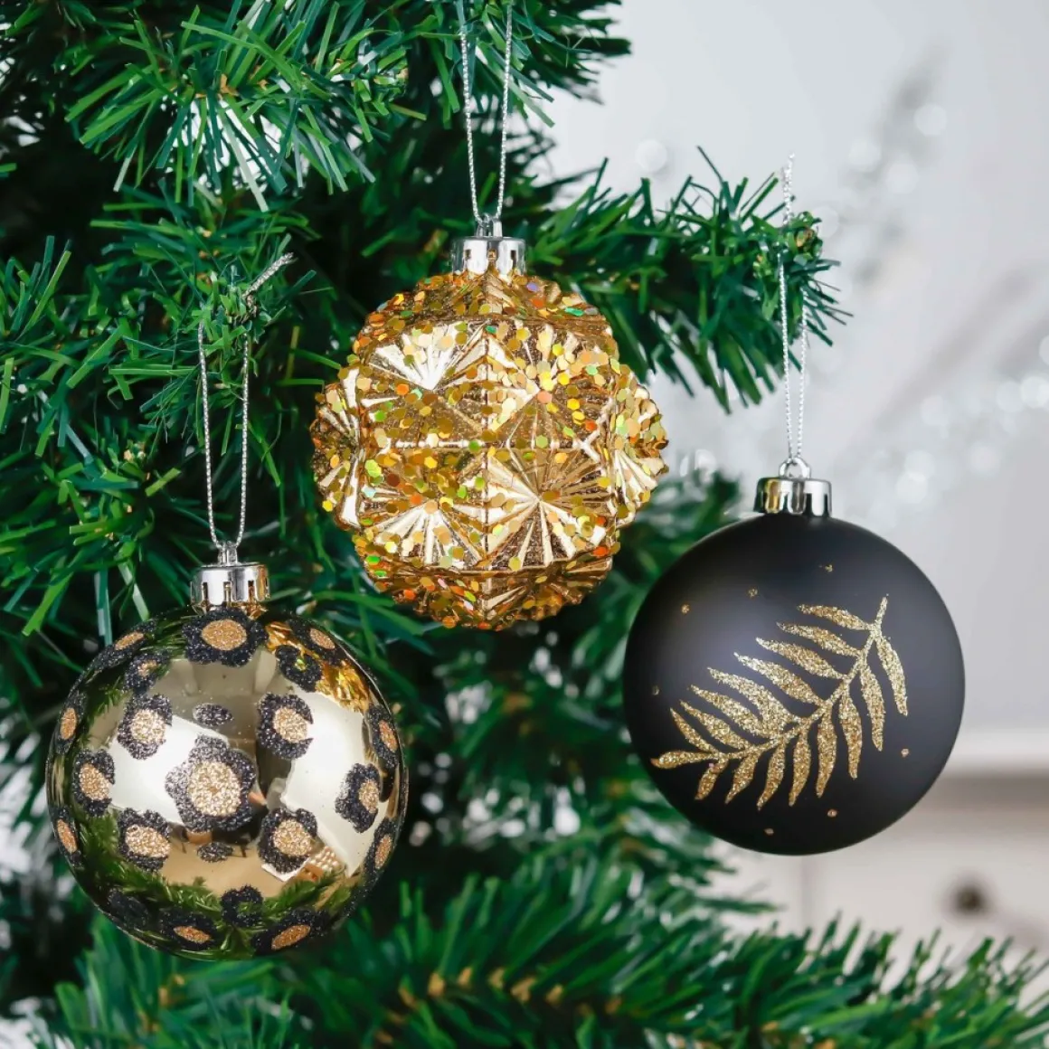 JMP Prachtige Kerst® - Kerstballen - 16 Delige Set - Kerstversiering - Kerstboomdecoratie - Kerstornamenten Goud, Zwart, Luipaard New
