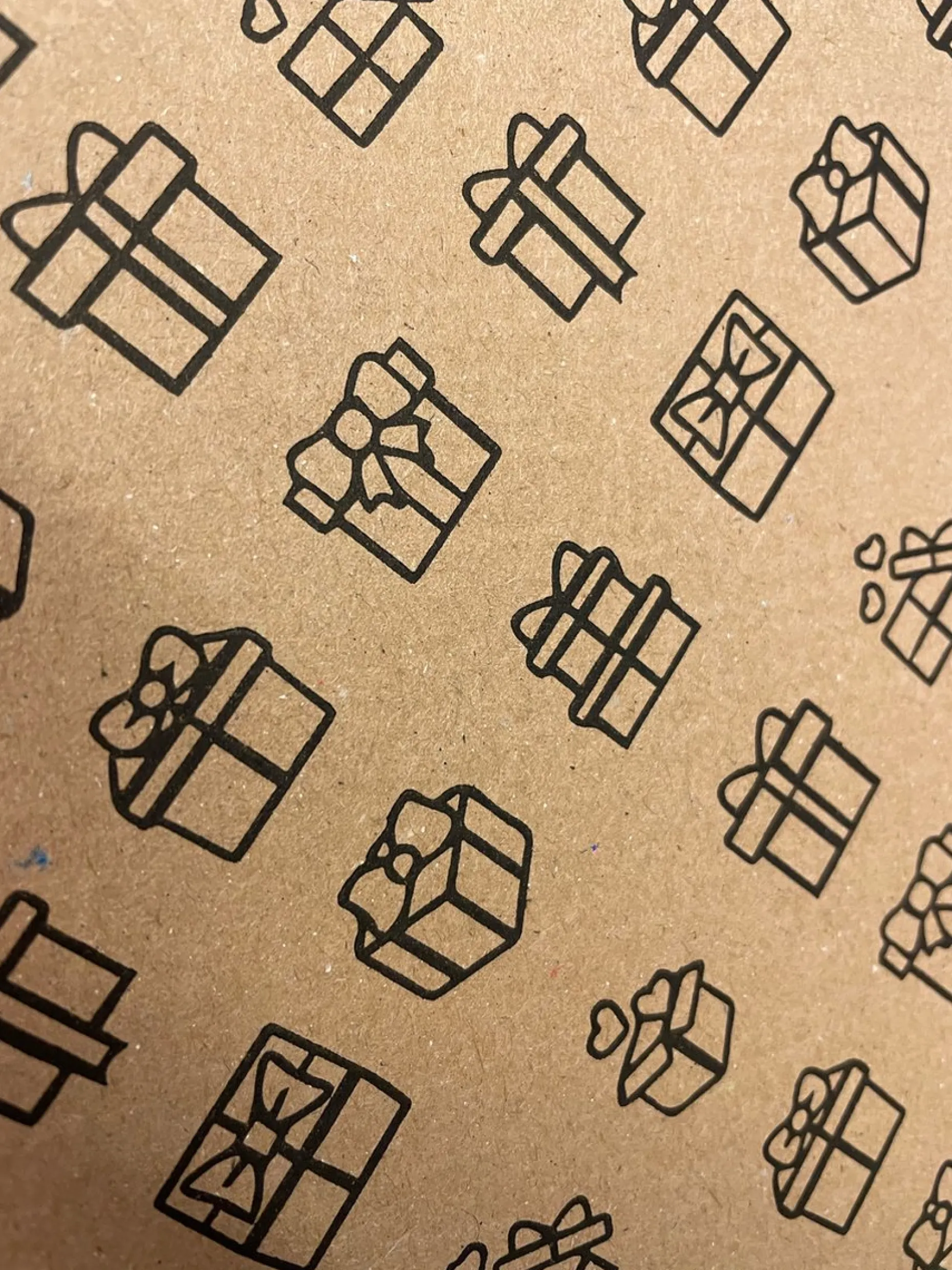 Samenquizzen Kerstpakketten^Pubquiz Brievenbus Cadeaupakket - Kerstpakket - Klein Cadeau - Kerstpakket - Brievenbus Bedankje Personeel - Verjaardagscadeau - Cadeau Voor Mannen - Cadeautje Voor Vrouwen - Brievenbuscadeau - Attentie