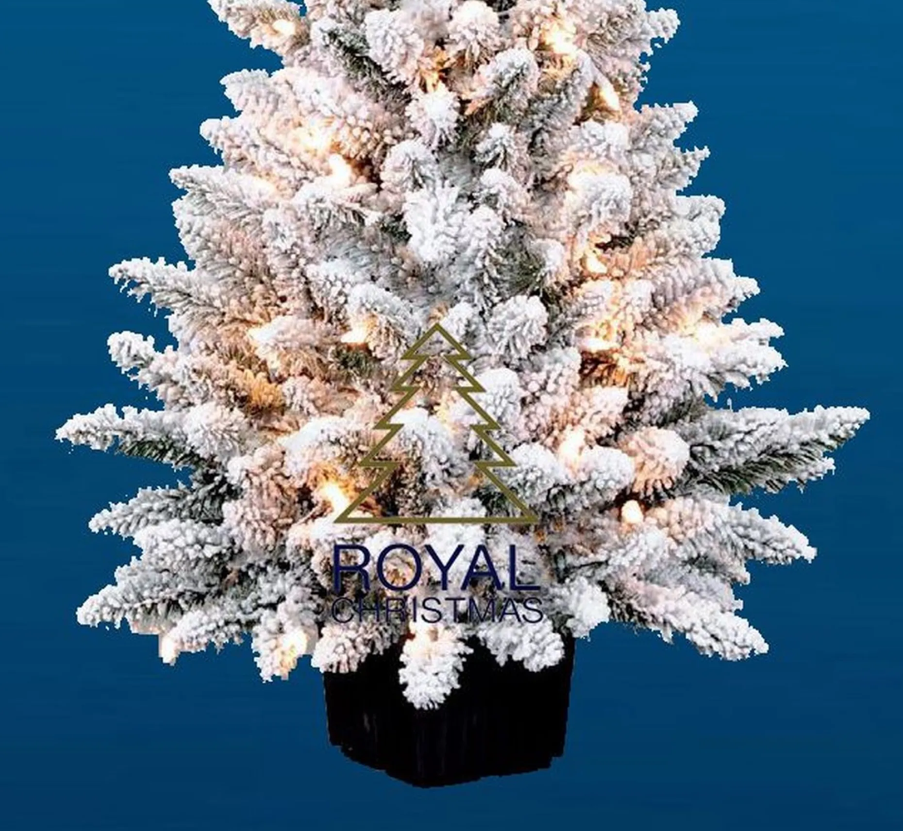 Royal Christmas Kunstkerstbomen^ - Flock / Sneeuw Kunstkerstboom In Plastic Pot - Lengte 105 Cm - Met Warm Led Batterij Verlichting - Met Sneeuw - 122 Takken