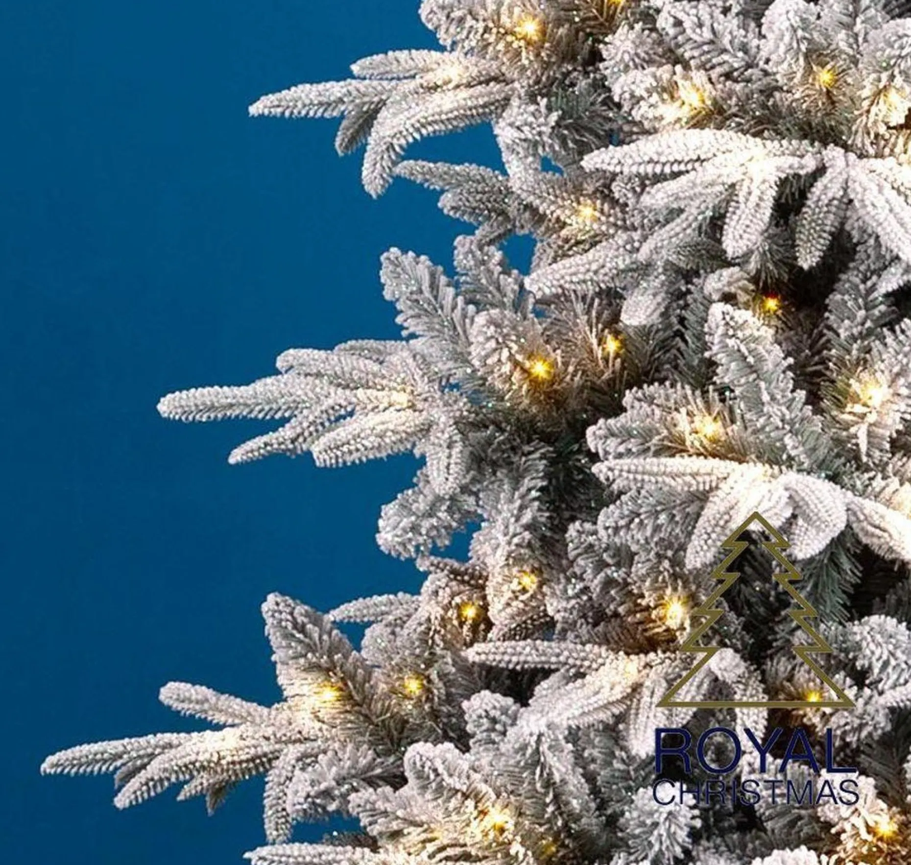 Royal Christmas Kunstkerstbomen^ - Kunstkerstboom - Gillam Pe / Pvc Sneeuw Smart - 350 Led Lampjes - 210 Cm - 1303 Takken