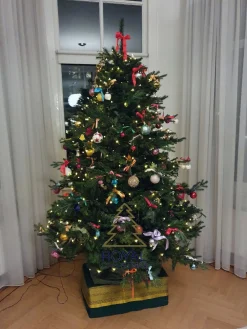 Royal Christmas Kunstkerstbomen^ - Kunstkerstboom - Washington Deluxe Led - 240Cm - Snelle Opbouw - 630 Led Lampjes