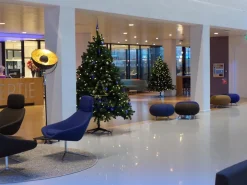 Royal Christmas Kunstkerstbomen^ - Kunstkerstboom - Oregon Deluxe Pvc - 210Cm - 1090 Takken - Groen