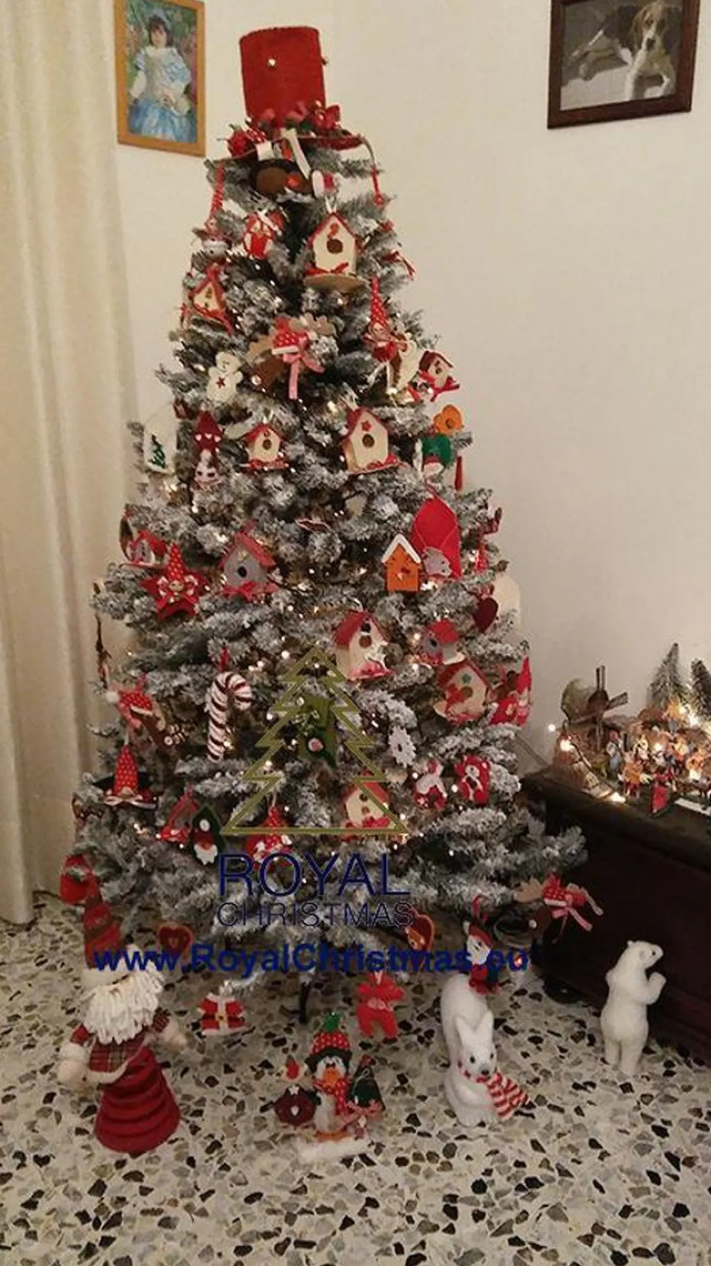 Royal Christmas Kunstkerstbomen^ - Sneeuw Kunstkerstboom - Flock Tree Deluxe - 500 Led Lampjes - Pvc 1658 Takken 210 Cm