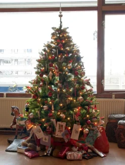 Royal Christmas Kunstkerstbomen^ Washington Pvc Deluxe Kunstkerstboom - 180 Cm - 1012 Takken - Zonder Verlichting