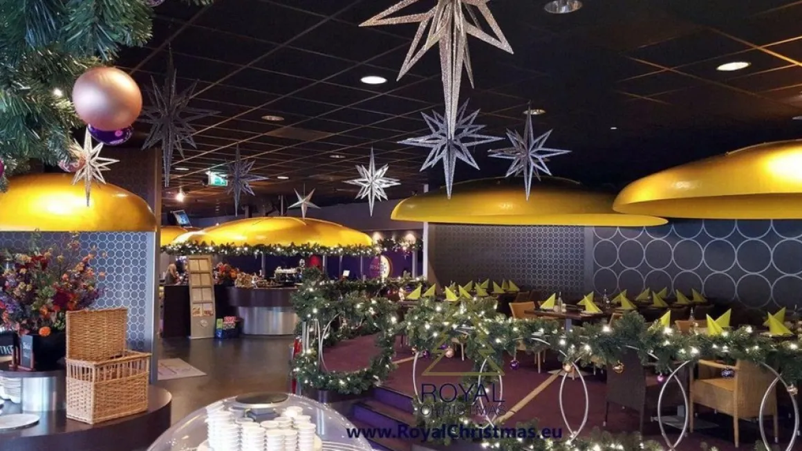 Royal Christmas - 1X Kerstguirlande Pvc 540 Cm - 200 Led Lampjes - Extra Vol 600 Takken - Lengte 540 Cm - Max. 3X Koppelbaar - 600 Takken Cheap