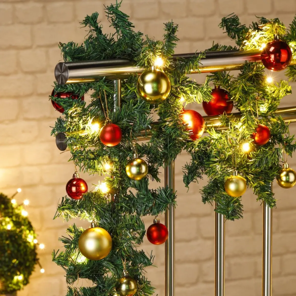 Merkloos Set Van 2X Stuks Dennenslingers/Dennen Guirlandes Met Kerstballen En Licht 500 Cm - Binnen / Buiten - Kerstslingers Cheap