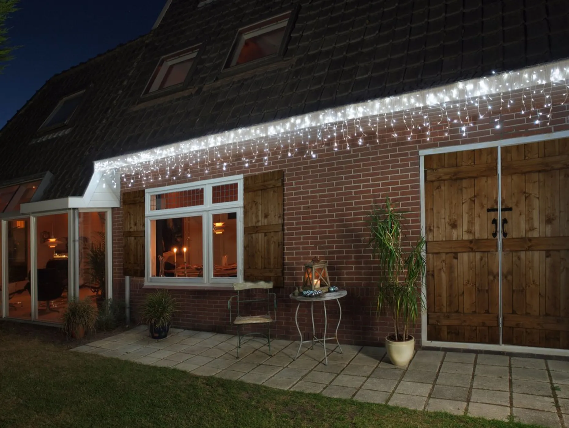 Anna's Collection Kerstlichtsnoeren^Set Van 2X Stuks Ijspegelverlichting Lichtsnoer Met 360 Lampjes Helder Wit 720 X 60 Cm - Kerstverlichting Ijspegel Lampjes