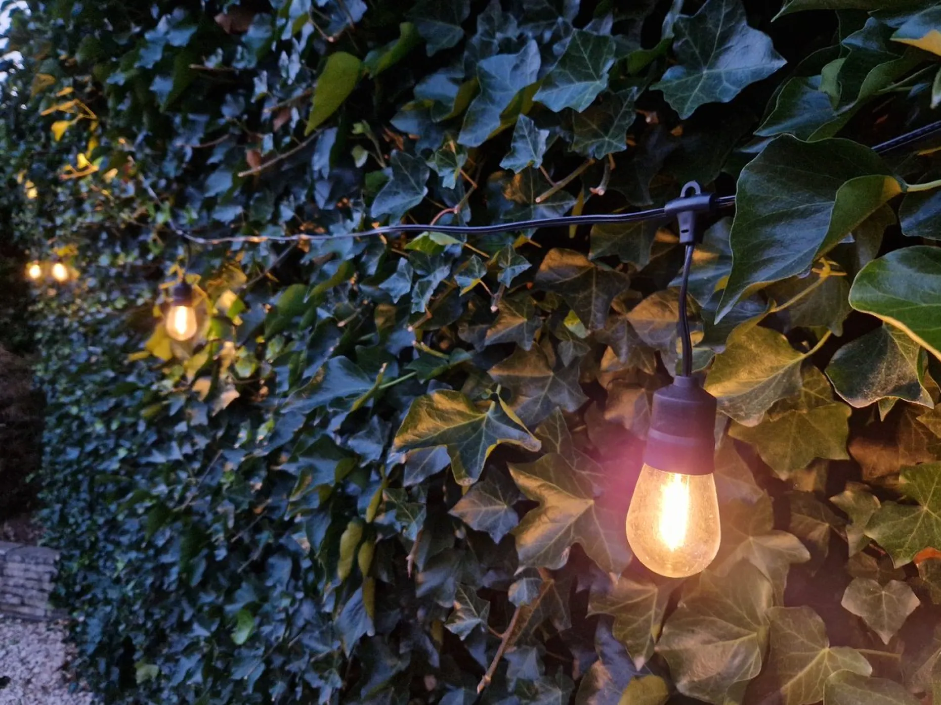 Merkloos Lichtslangen^Smart Terrasverlichting 15 Meter - Slimme Terrasverlichting Slinger 15 Meter - Onbreekbare Lampen - App Mobiel Bestuurbaar - Voice Control - Automatisering