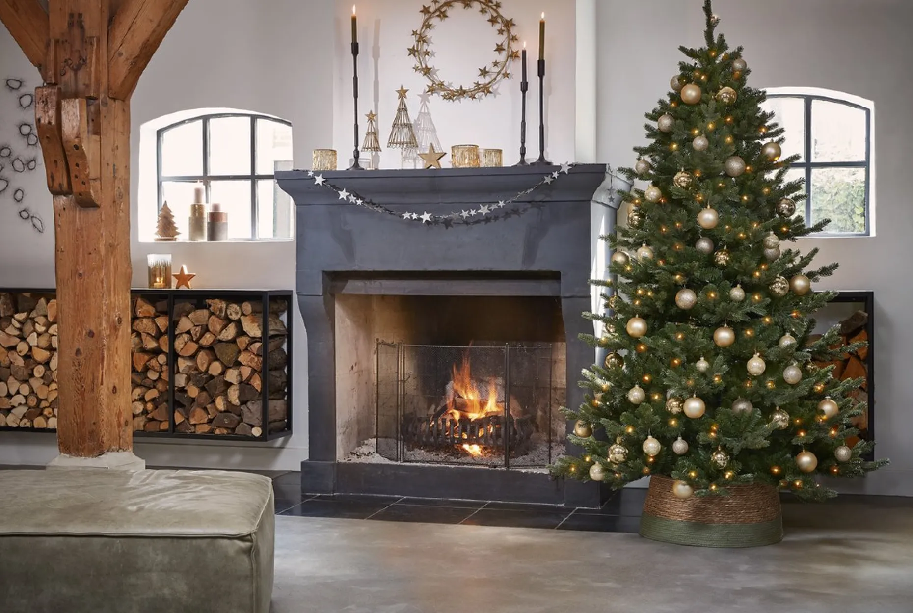 Triumph Tree Kunstkerstbomen^ Sherwood Deluxe Kunstkerstboom Met Led Verlichting - H120 X O94 Cm - Groen