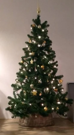 Triumph Tree Kunstkerstbomen^ Tuscan Kunstkerstboom - H230 Cm - Groen