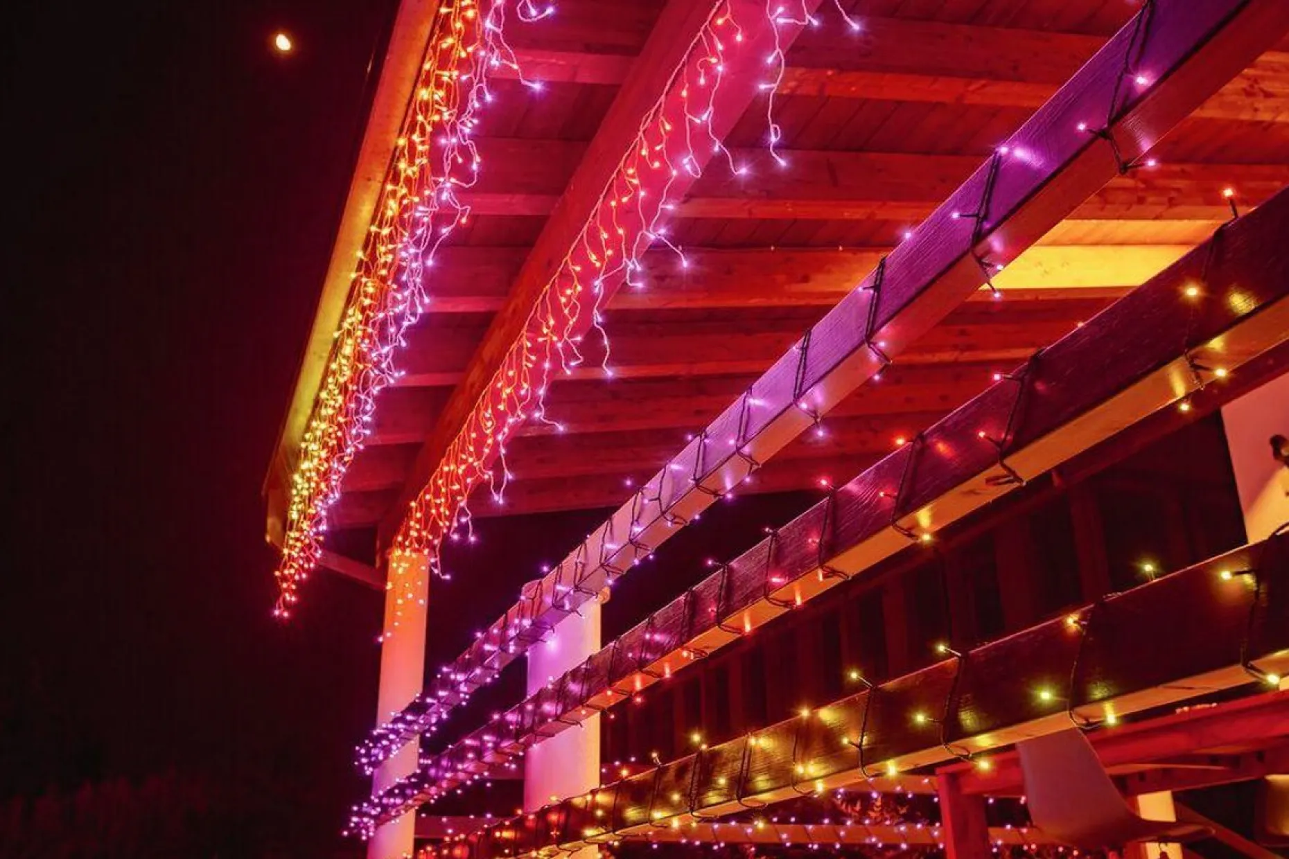 Twinkly Lichtgordijnen^ Icicle Lichtgordijn - Binnen/Buiten - Rgbw - 190 Led-Lichtketting - Decoratie - App-Gestuurde - Zwart