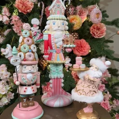 EDG - Enzo De Gasperi Viv! Christmas Kerstbeeld - Kerst Notenkraker Donut Hoed - Roze Groen - 34Cm Cheap