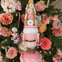 EDG - Enzo De Gasperi Viv! Christmas Kerstbeeld - Kerst Notenkraker Donut Hoed - Roze Groen - 34Cm Cheap