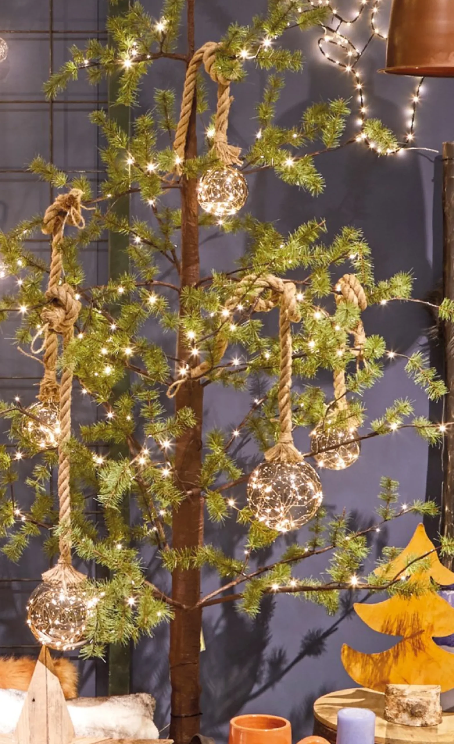 Lumineo Verlichte Kerstfiguren^1X Stuks Verlichte Glazen Kerstballen Aan Touw Met 30 Lampjes Zilver/Warm Wit 15 Cm - Decoratie Kerstballen Met Licht