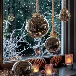 Lumineo Verlichte Kerstfiguren^1X Stuks Verlichte Glazen Kerstballen Aan Touw Met 30 Lampjes Zilver/Warm Wit 15 Cm - Decoratie Kerstballen Met Licht