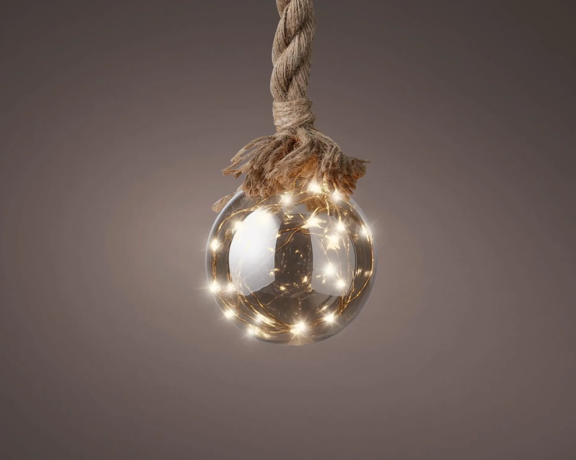 Lumineo Verlichte Kerstfiguren^1X Stuks Verlichte Glazen Kerstballen Aan Touw Met 30 Lampjes Zilver/Warm Wit 15 Cm - Decoratie Kerstballen Met Licht