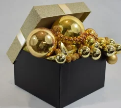 ZoeZo Design - Kerst - Kerstdecoratie - Kerstversiering - Kerstbaldoos - Alternatieve Kerstversiering - Hoogte 18 Cm - Breedte 18 Cm - Kunststof - Karton Clearance
