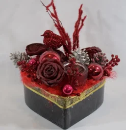 ZoeZo Design - Kerststuk - Kerststukje - Alternatieve Kerstversiering - Kerstdecoratie - Hart - Tafelstuk - Zwart - Rood Hot