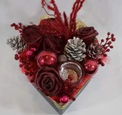 ZoeZo Design - Kerststuk - Kerststukje - Alternatieve Kerstversiering - Kerstdecoratie - Hart - Tafelstuk - Zwart - Rood Hot