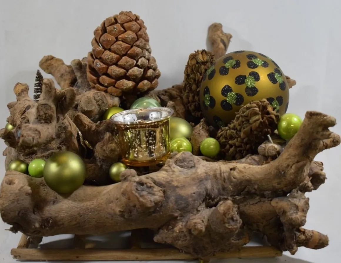 ZoeZo Design - Kerststuk - Tafelstuk - Alternatieve Kerstversiering - Handmade Kerststuk - Groot Kerststuk - 36 X 36 X 20 Cm - Houten Kerststuk - Met 2 Waxinelichtjeshouders Best Sale
