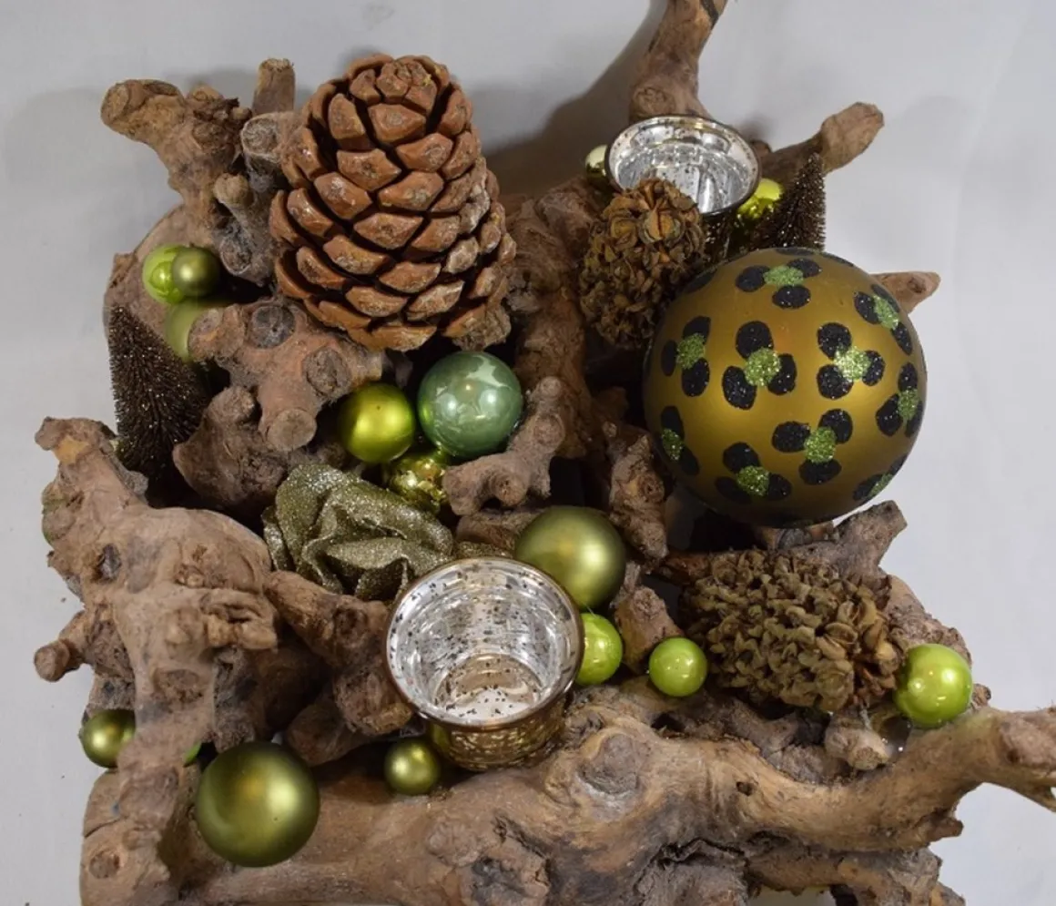 ZoeZo Design - Kerststuk - Tafelstuk - Alternatieve Kerstversiering - Handmade Kerststuk - Groot Kerststuk - 36 X 36 X 20 Cm - Houten Kerststuk - Met 2 Waxinelichtjeshouders Best Sale