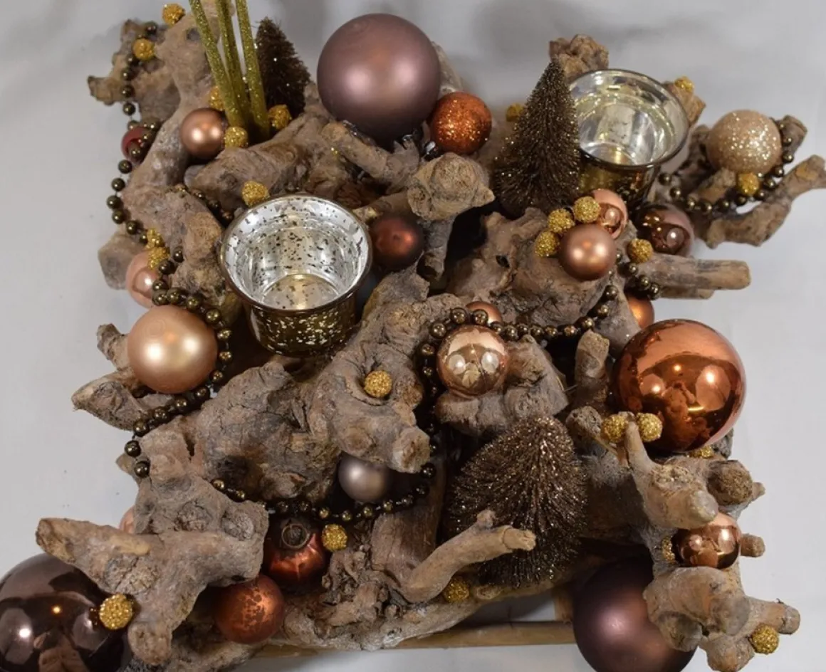 ZoeZo Design - Kerststuk - Tafelstuk - Alternatieve Kerstversiering - Handmade Kerststuk - Groot Kerststuk - 36 X 36 X 20 Cm - Houten Kerststuk - Met 2 Waxinelichtjeshouders Shop